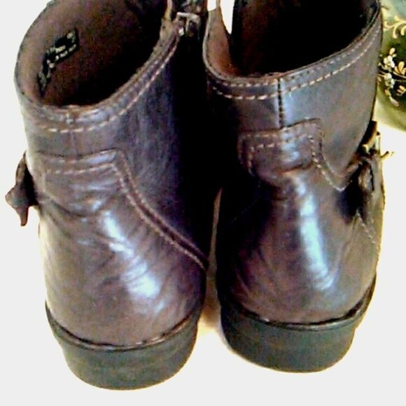 Clark's Collection Brown Low Boots - Picture 6 of 9